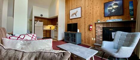 Condo, 1 Bedroom | Living area