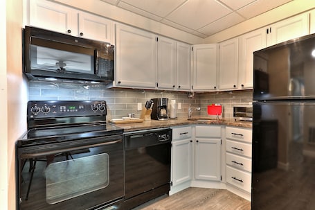 Refrigerador, horno, cafetera/tetera