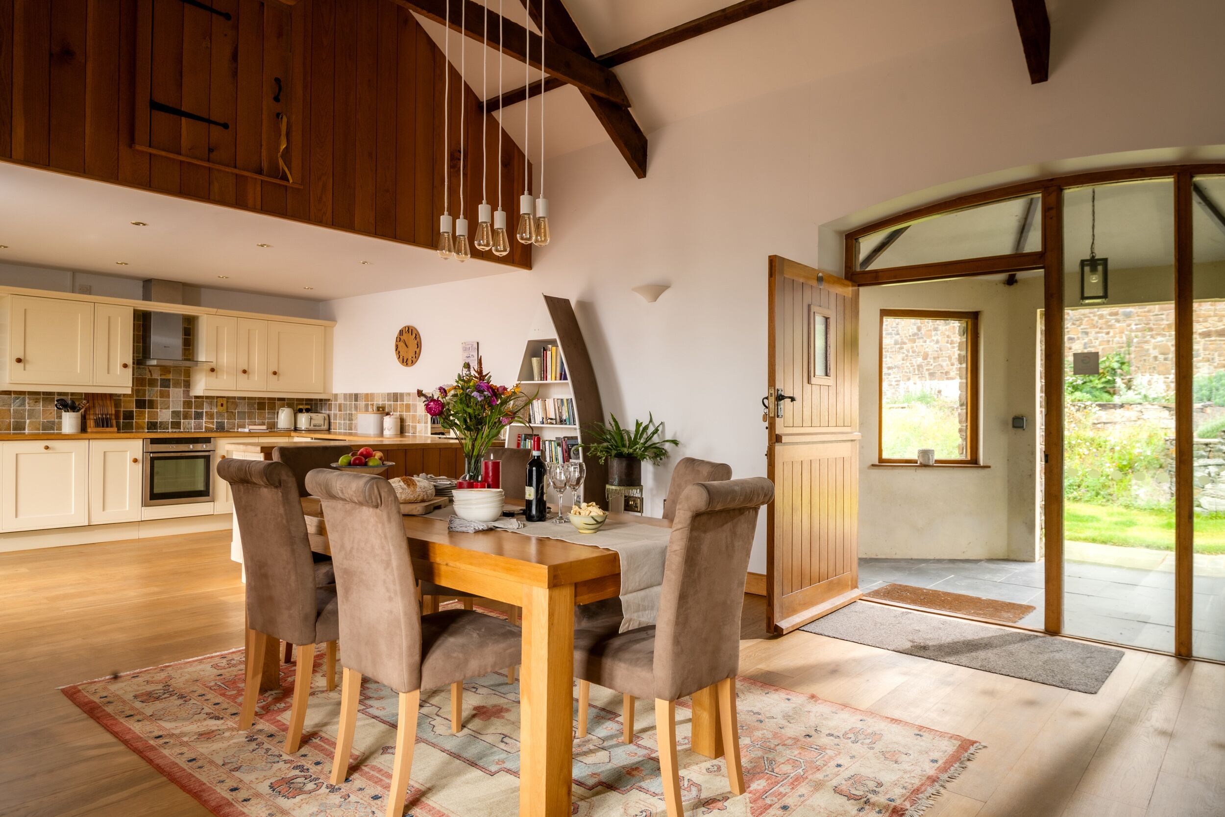 Cottage | Private kitchen | Fridge, dishwasher, electric kettle, toaster