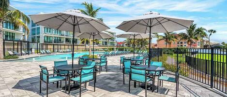 Harbor Island Beach Club Pool & Lounge