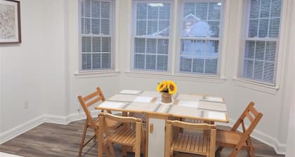 Sunlight floor apartment in a house w/private parking near Washington DC