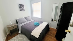 5 soverom, skrivebord, strykejern/-brett og wi-fi (inkludert)