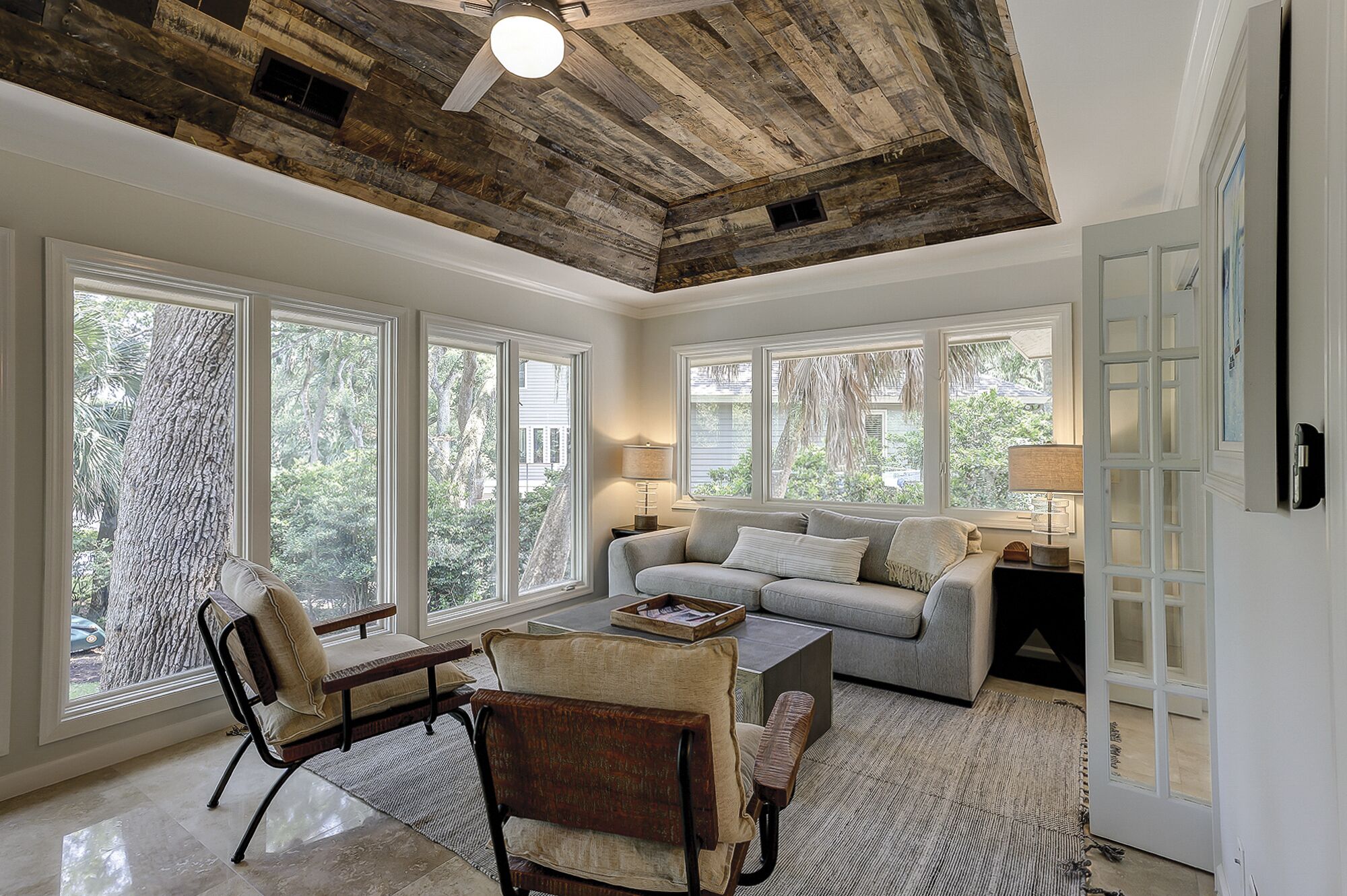 Smart TV, table tennis