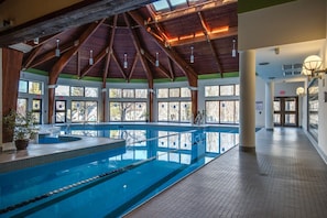 Lejlighed - 2 soveværelser | Pool | Indendørs pool, opvarmet pool