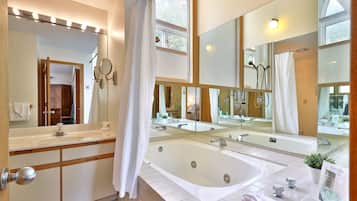 Condo, 2 Bedrooms | Bathroom | Towels