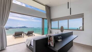 6 chambres, coffres-forts dans les chambres, bureau