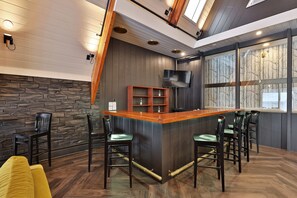 Cottage, Multiple Bedrooms | Bar (on property)