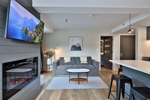 Living area - Mountain Green Resort by Killington VR - Studios (Killington)