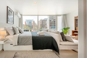 1 chambre, bureau, fer et planche à repasser, Wi-Fi gratuit