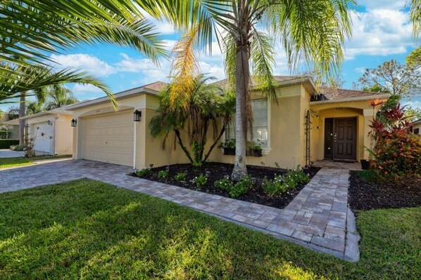 Villa, 4 Bedrooms | Exterior - Robert's Classy Southern Dunes Holiday Home 4 Bedroom Villa by Redawning (Haines City)