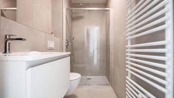 Doccia, asciugacapelli, asciugamani