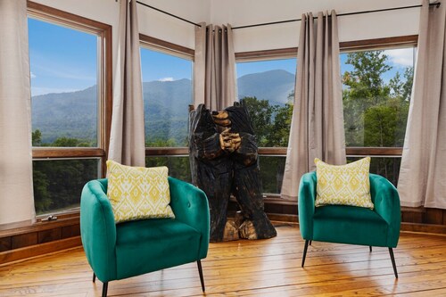 Book for Fall! Nelson 151, MTN views!