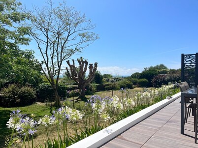 Charming house on the heights of St Jacques with sea view