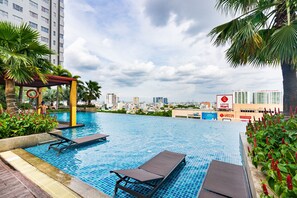 15 outdoor pools - Sunrise City Central By Dhome (Ho Chi Minh City)
