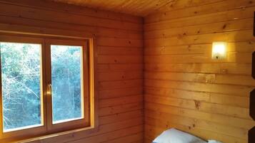 2 slaapkamers, reisbedje, gratis wifi, beddengoed