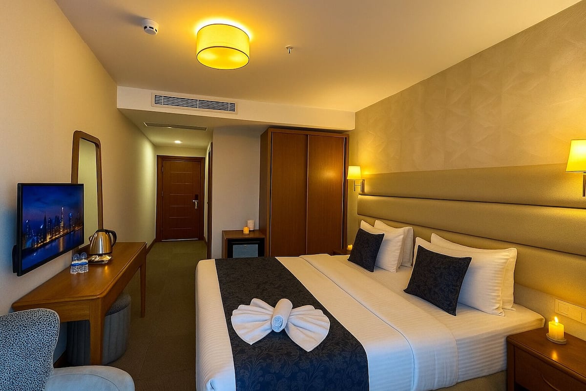 Seprai katun Mesir, seprai premium, minibar, dan meja kerja