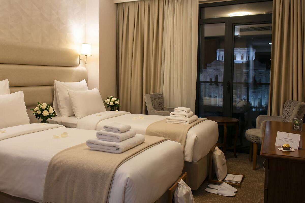 Egyptian cotton sheets, premium bedding, minibar, desk