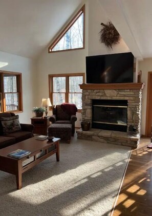 Smart TV, reproductor de DVD y libros 