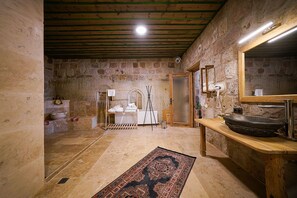 Family Studio Suite, Multiple Beds, Sauna, Garden Area | Bathroom