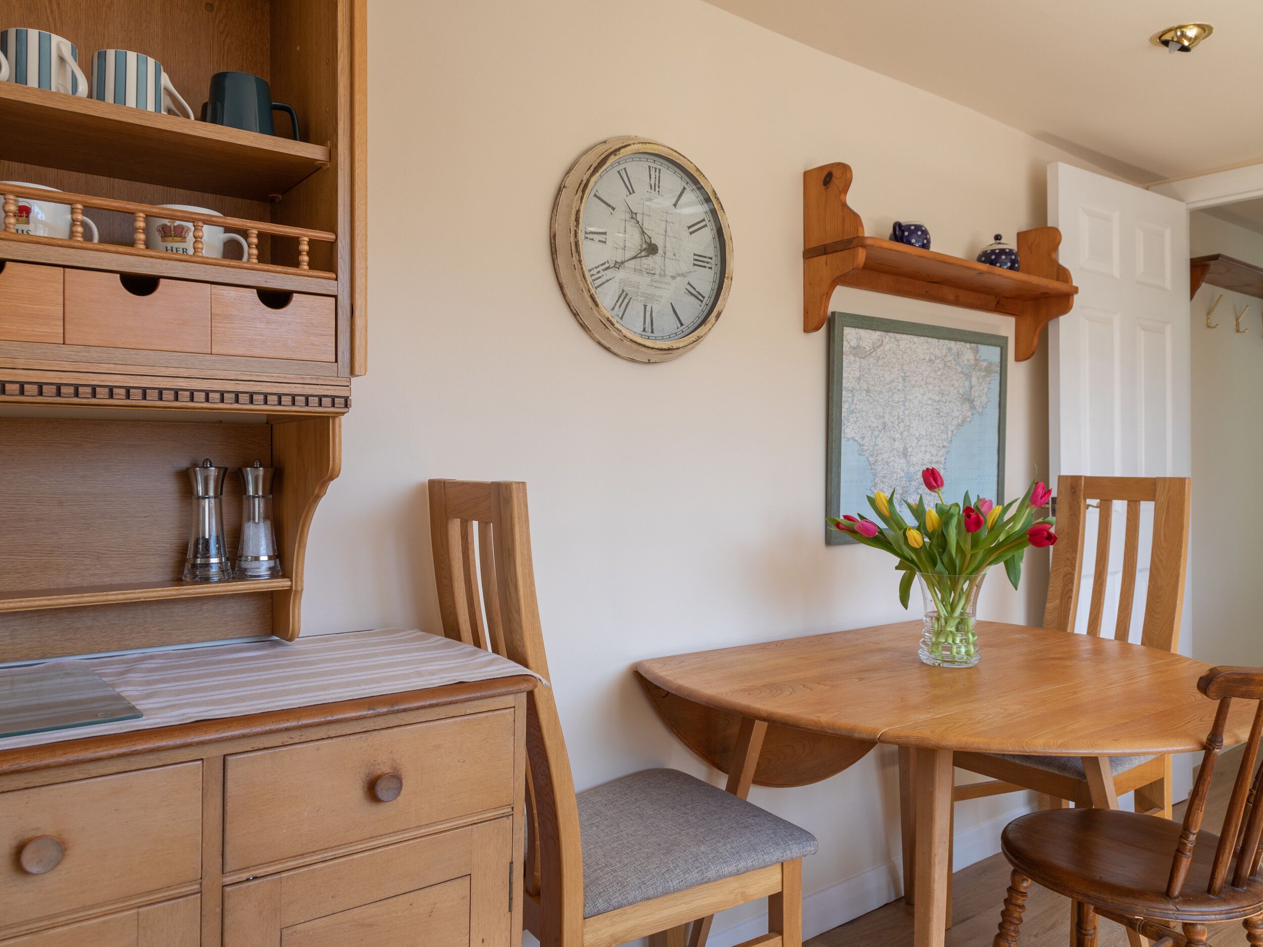 Cottage | Dining
