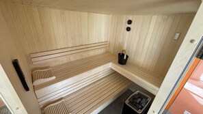 Sauna - 10 minutes from Guédelon, quiet house with large garden not overlooked (Saint-Fargeau)