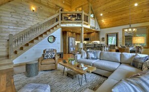 Smart TV, fireplace, computer monitors - Serene Nature Retreat | 360° Views | Patio | Hot Tub (Mineral Bluff)