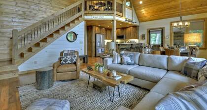Serene Nature Retreat | 360° Views | Patio | Hot Tub