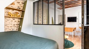 1 bedroom, iron/ironing board, WiFi, bed sheets - The 199 - Charming apartment in the heart of Paris (PARIS)