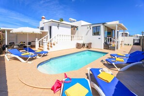 Et oppvarmet basseng