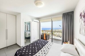 4 bedrooms, iron/ironing board, WiFi, bed sheets - Villa Latchi View - Three Bedroom Villa, Sleeps 6 (Neo Chorio)