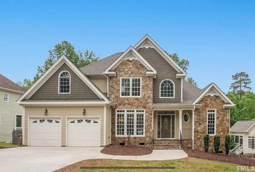 Spacious 4 BR Home away from Home!  Pet Friendly!  Great location!  A must stay!