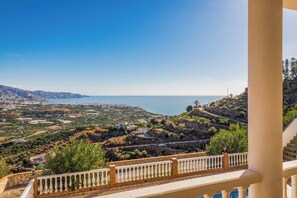 Property grounds - Villa Buenavida - Five Bedroom Villa, Sleeps 10 (Torrox)