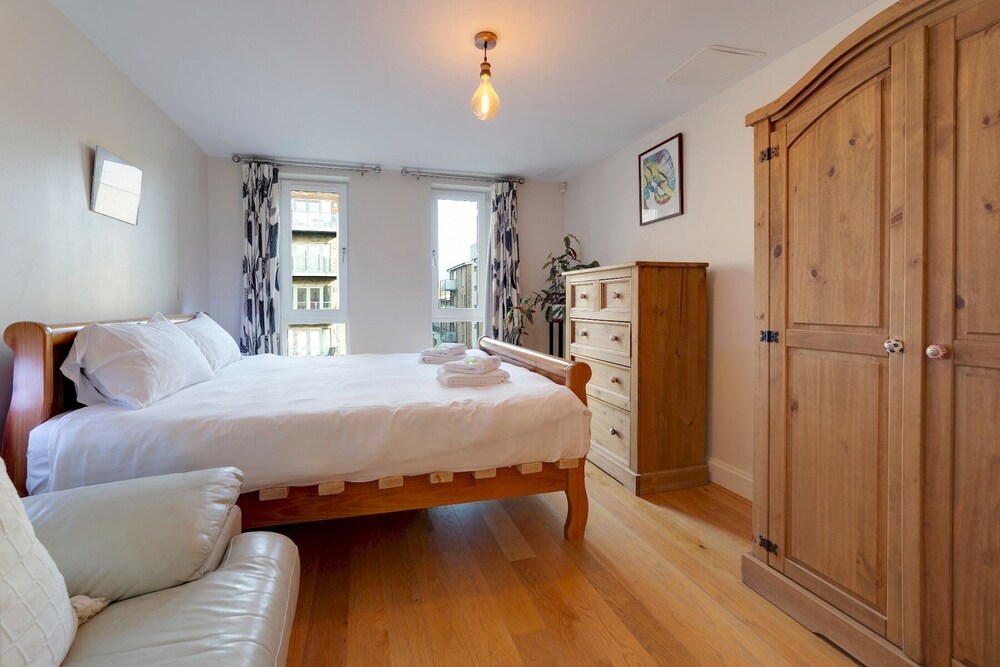 Bright 1BR Flat Pass The Keys Cambridge Vrbo