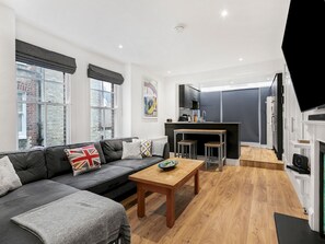 TV - Balcony Apt Near Battersea Park & Power Station - Pass the Keys (London)