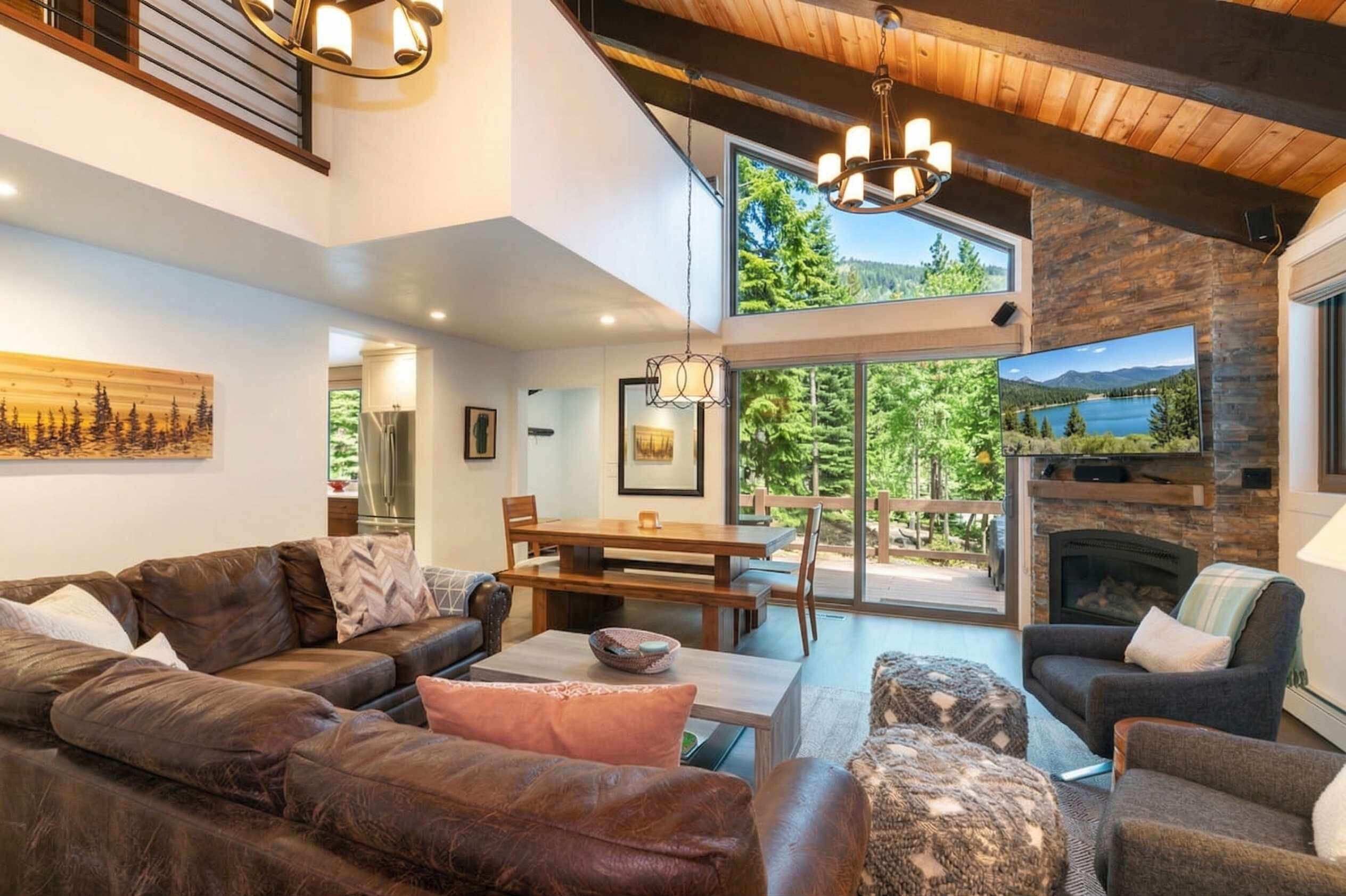 TV, fireplace, stereo