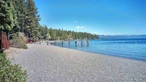 Beach nearby - Lake Tahoe Escape: Hot Tub, Chef’s Kitchen & Views (Tahoe City)