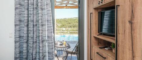 3 عدّة غرف نوم ومكواة/لوح كي وواي فاي وملاءات أسرّة