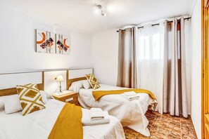 12 室のベッドルーム、WiFi、ベッドシーツ