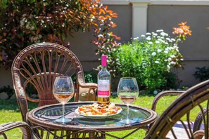 Outdoor dining - Villa Michael - Three Bedroom Villa, Sleeps 6 (Kritika)