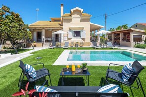 Pool - Villa Michael - Three Bedroom Villa, Sleeps 6 (Kritika)