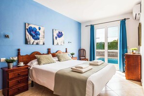 3 bedrooms, WiFi, bed sheets - Villa Elena - Three Bedroom Villa, Sleeps 6 (Ciutadella de Menorca)