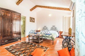 4 chambres, fer et planche Ă repasser, Wi-Fi, draps fournis