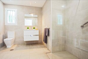 Shower, towels - Casa Marco - Three Bedroom Villa, Sleeps 6 (Tías)