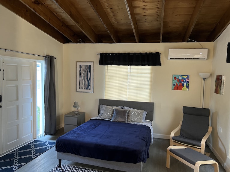 Guesthouse In Quiet Area Of Nassau, Bahamas - Nassau