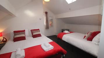 6 bedrooms, desk, free WiFi