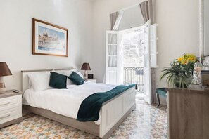 1 chambre, fer et planche à repasser, lit parapluie, Wi-Fi