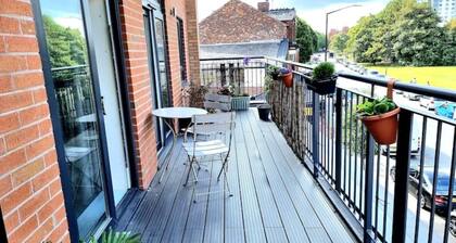 Luxury 2-Bedroom Service Apartment with Balcony