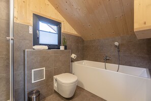 Een douche, een haardroger, handdoeken