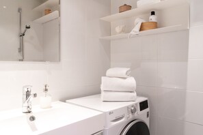 Bathroom - Peaceful courtyard studio in Katajanokka (Helsinki)