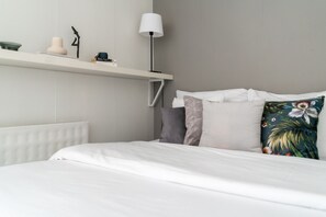 Studio | Iron/ironing board, free WiFi - Peaceful courtyard studio in Katajanokka (Helsinki)